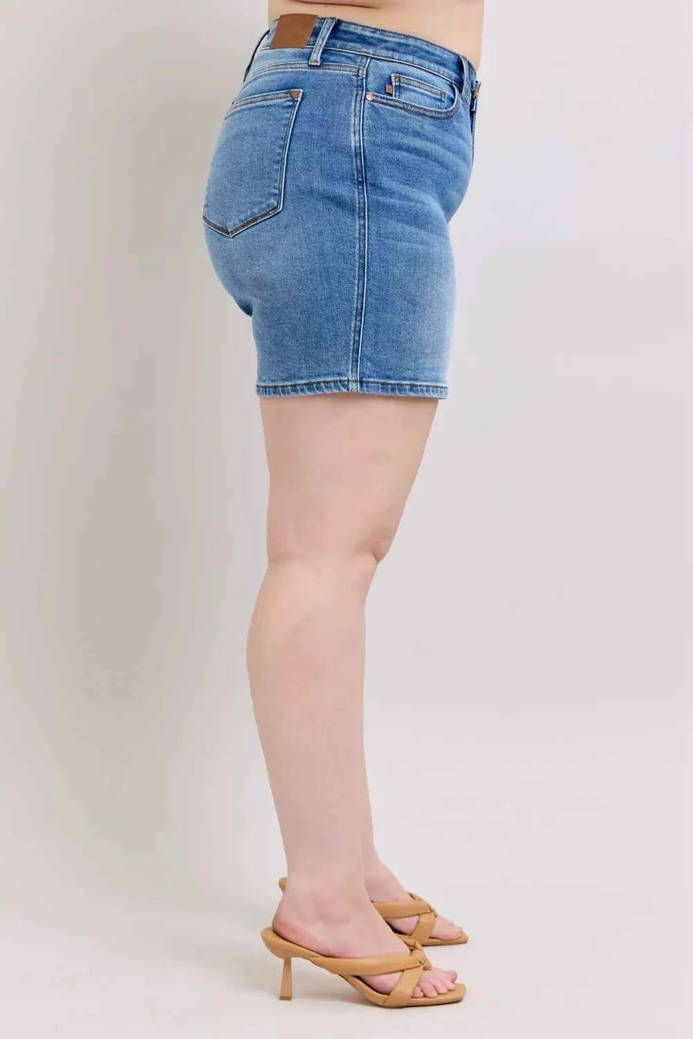 Women's Judy Blue 2-Button Denim Shorts with Pockets Medium Blue S-2XL