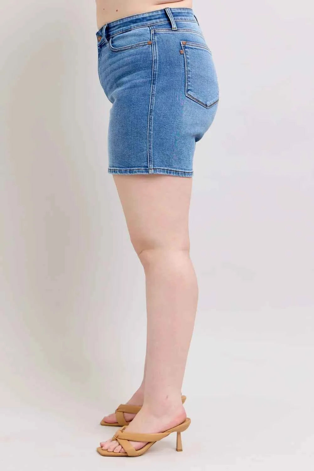 Women's Judy Blue 2-Button Denim Shorts with Pockets Medium Blue S-2XL