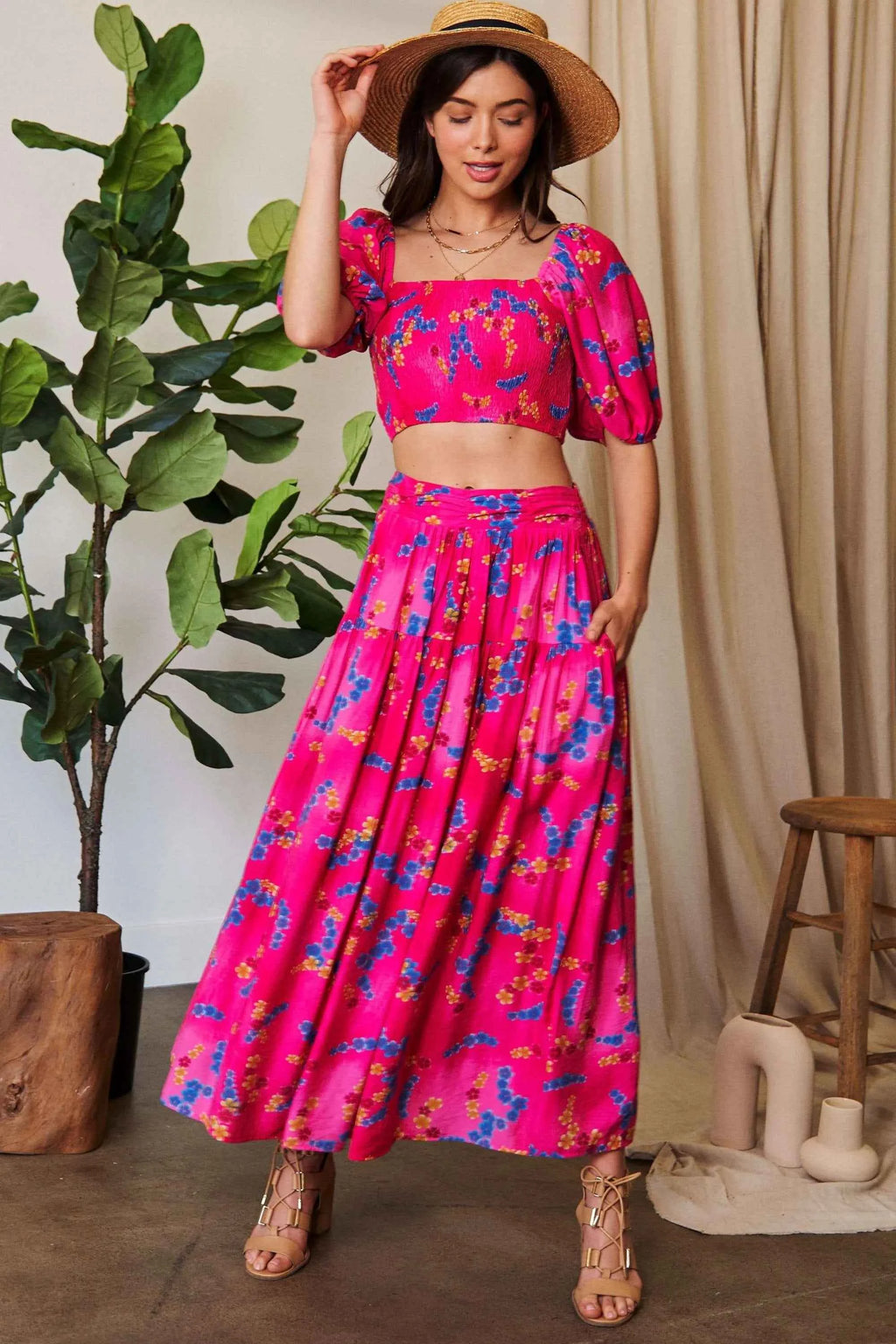 Davi & Dani Women's Smocked Bodice Puff Sleeve Floral Crop Top Candy Pink S-L
