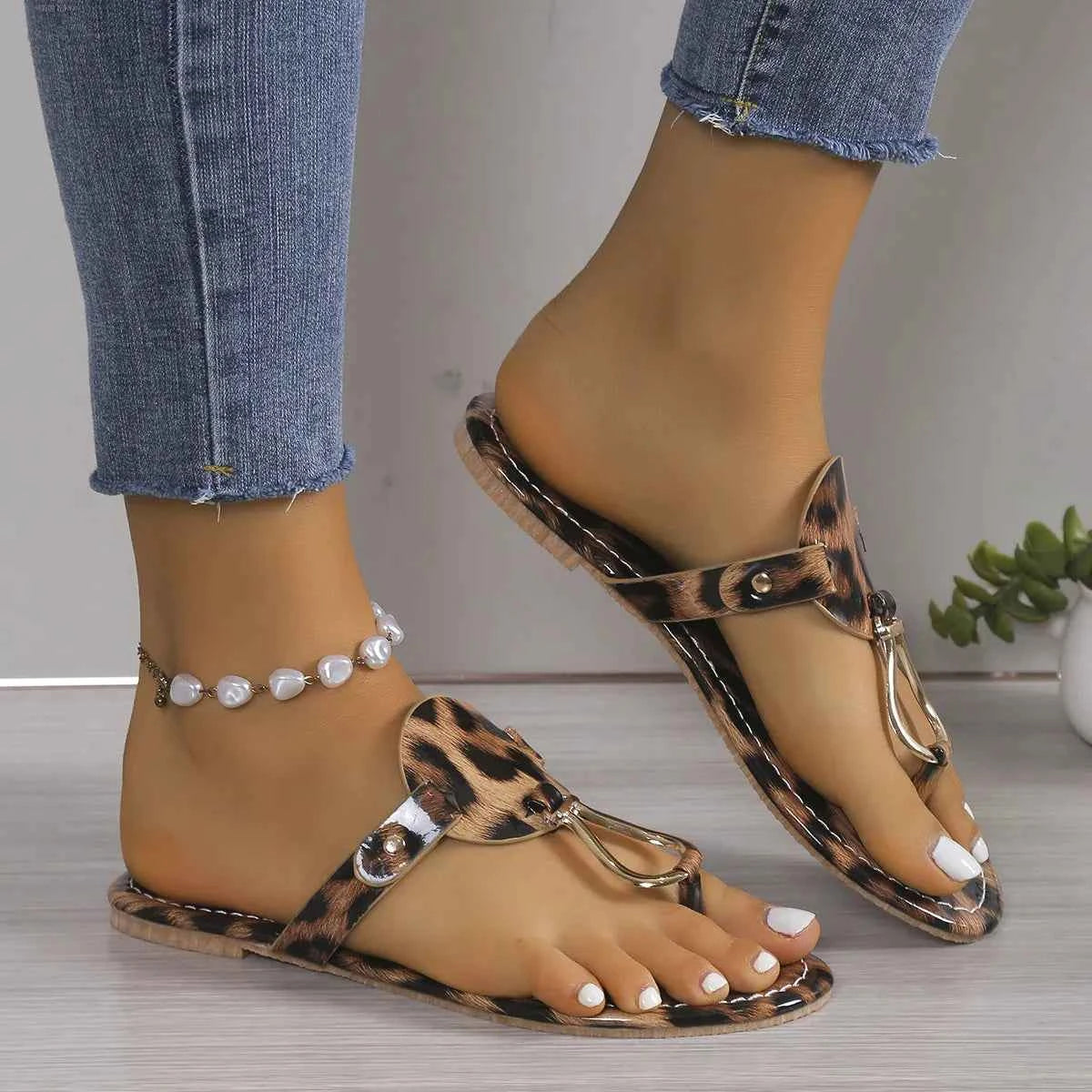 Women's Leopard Print Toe Post Faux Leather Flat Sandals Resort EU 35-43