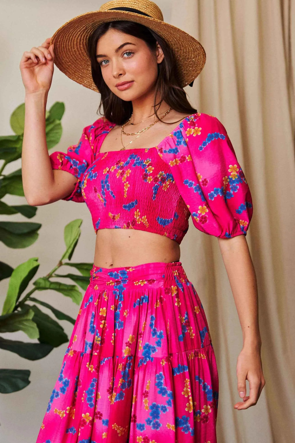 Davi & Dani Women's Smocked Bodice Puff Sleeve Floral Crop Top Candy Pink S-L