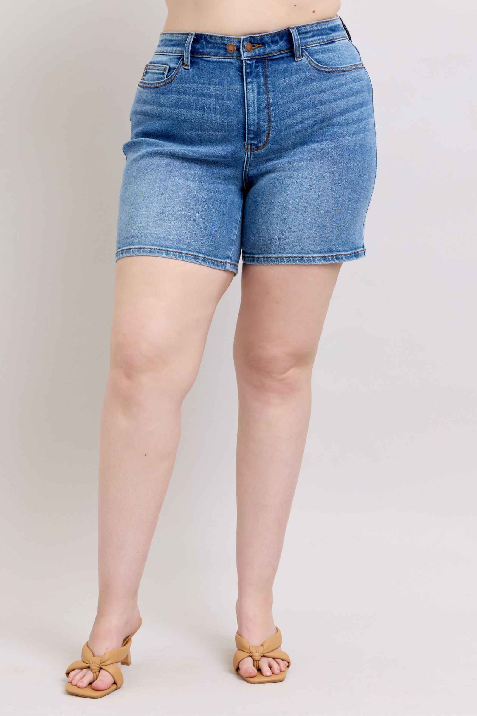 Women's Judy Blue 2-Button Denim Shorts with Pockets Medium Blue S-2XL