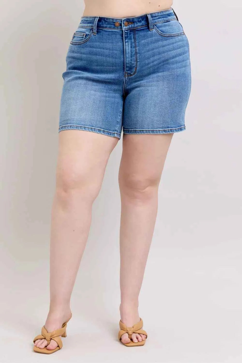 Women's Judy Blue 2-Button Denim Shorts with Pockets Medium Blue S-2XL Medium Blue