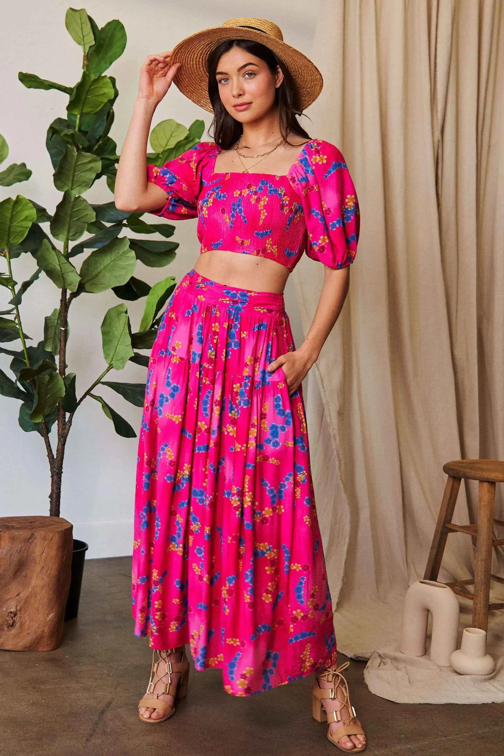 Davi & Dani Women's Smocked Bodice Puff Sleeve Floral Crop Top Candy Pink S-L